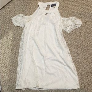 Super Cute cut out shoulder dress!